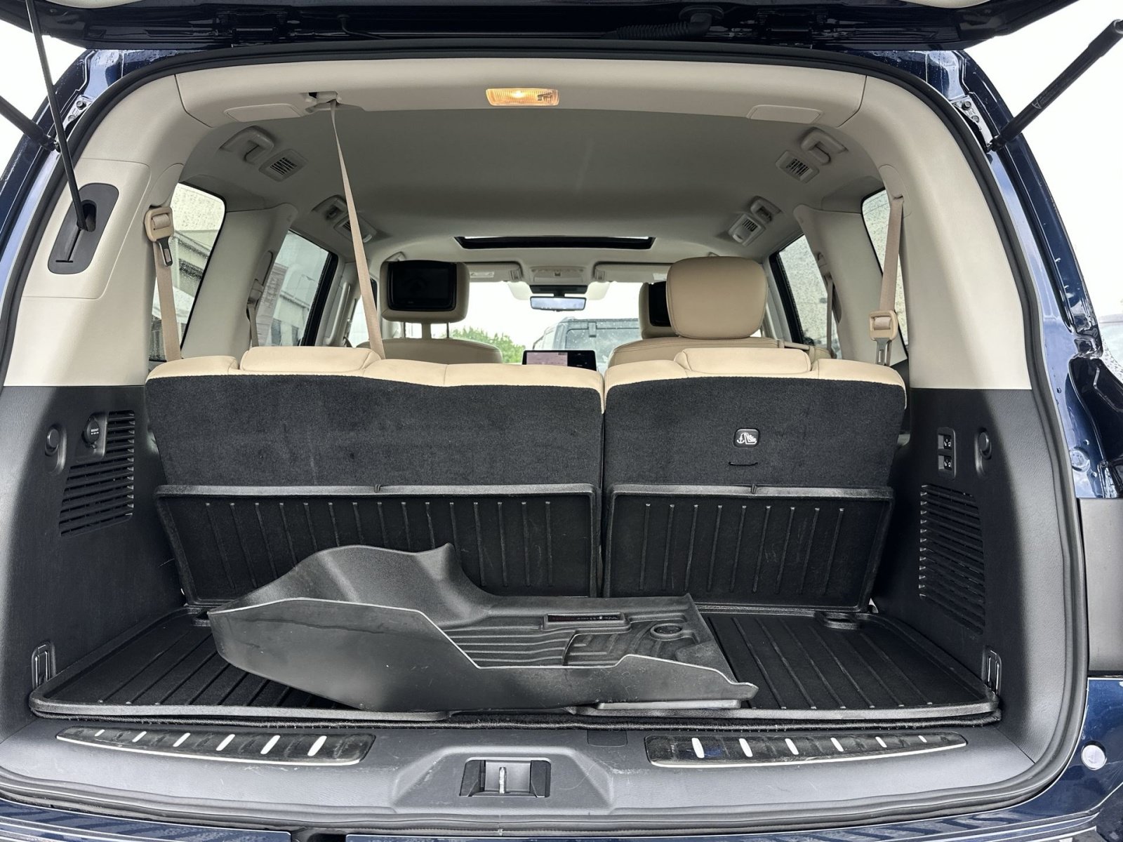 Used 2023 Nissan Armada Platinum w/ Captain's Chairs Package AWD/4WD image 35