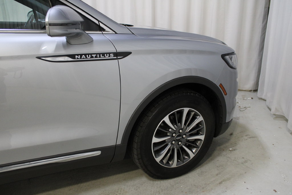 Used 2022 Lincoln Nautilus Reserve AWD/4WD image 40