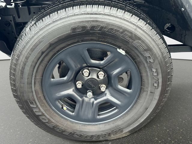 Used 2024 Jeep Gladiator Sport image 8