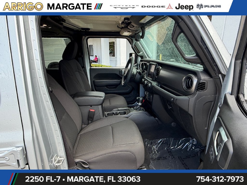 Used 2023 Jeep Gladiator Sport AWD/4WD image 16