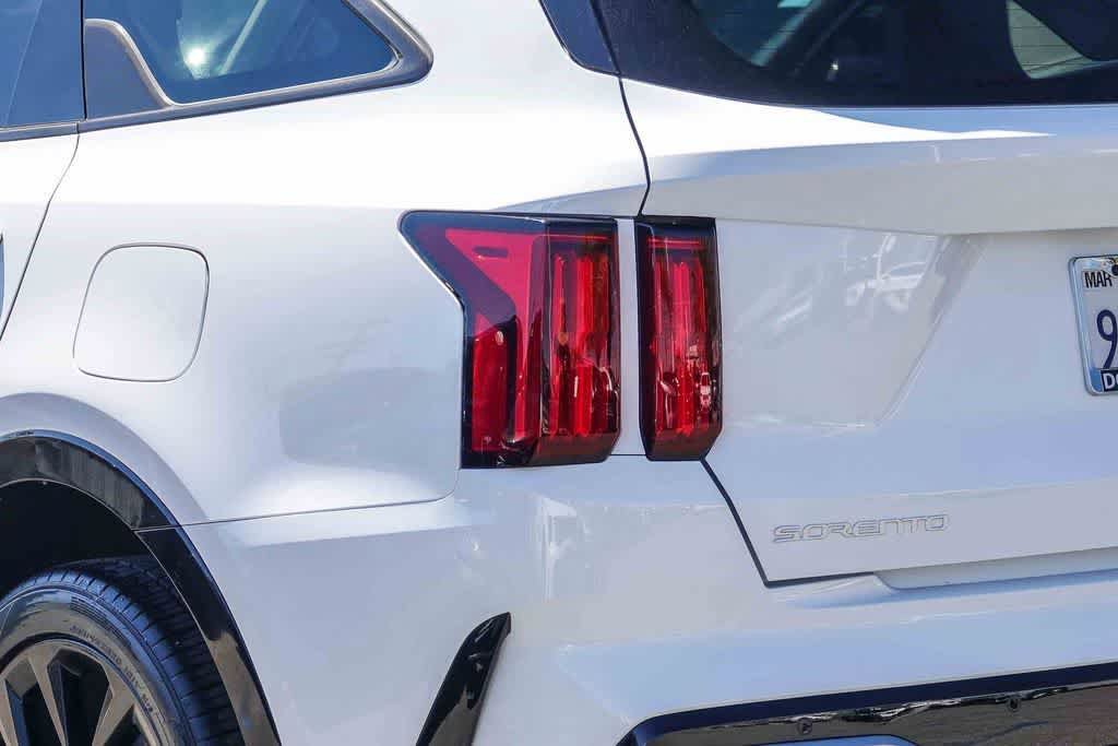 Certified 2023 Kia Sorento SX FWD image 7