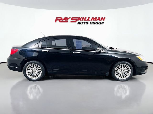 Used 2011 Chrysler 200 Limited image 8