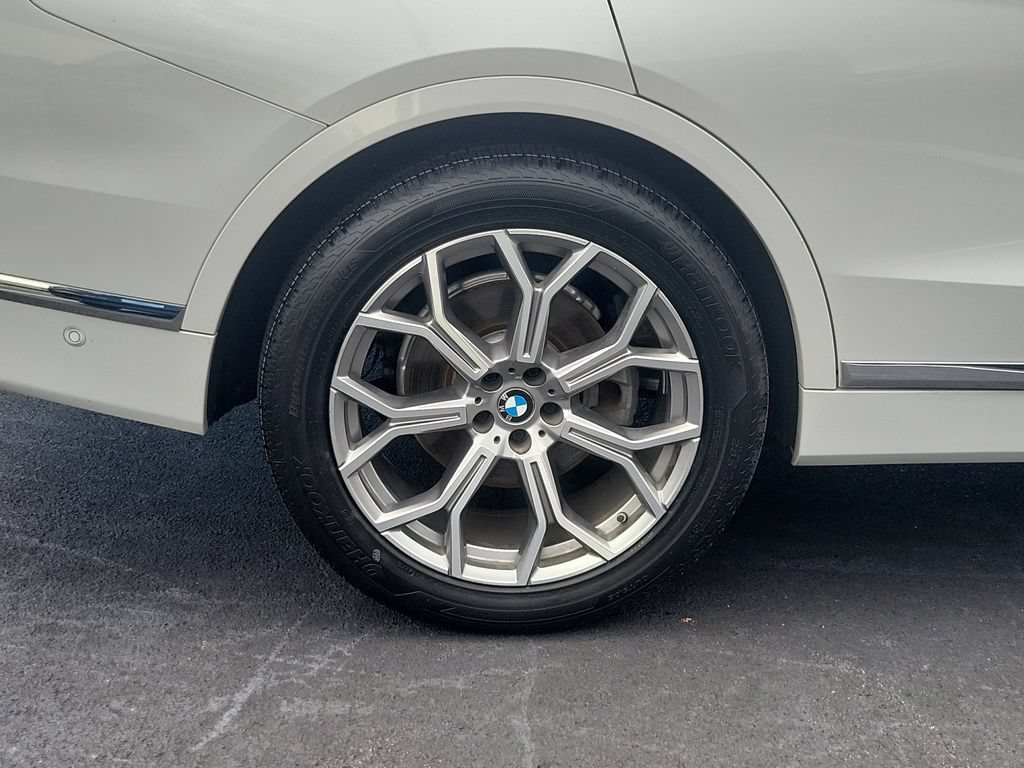 Used 2020 BMW X7 xDrive40i w/ Premium Package AWD/4WD image 7