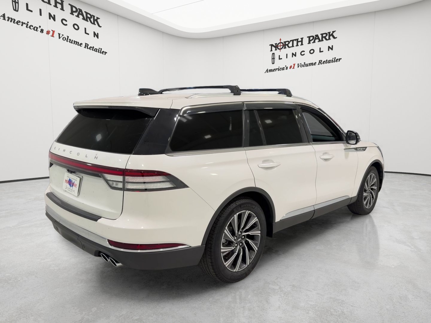 Used 2026 Lincoln Aviator 2WD image 5