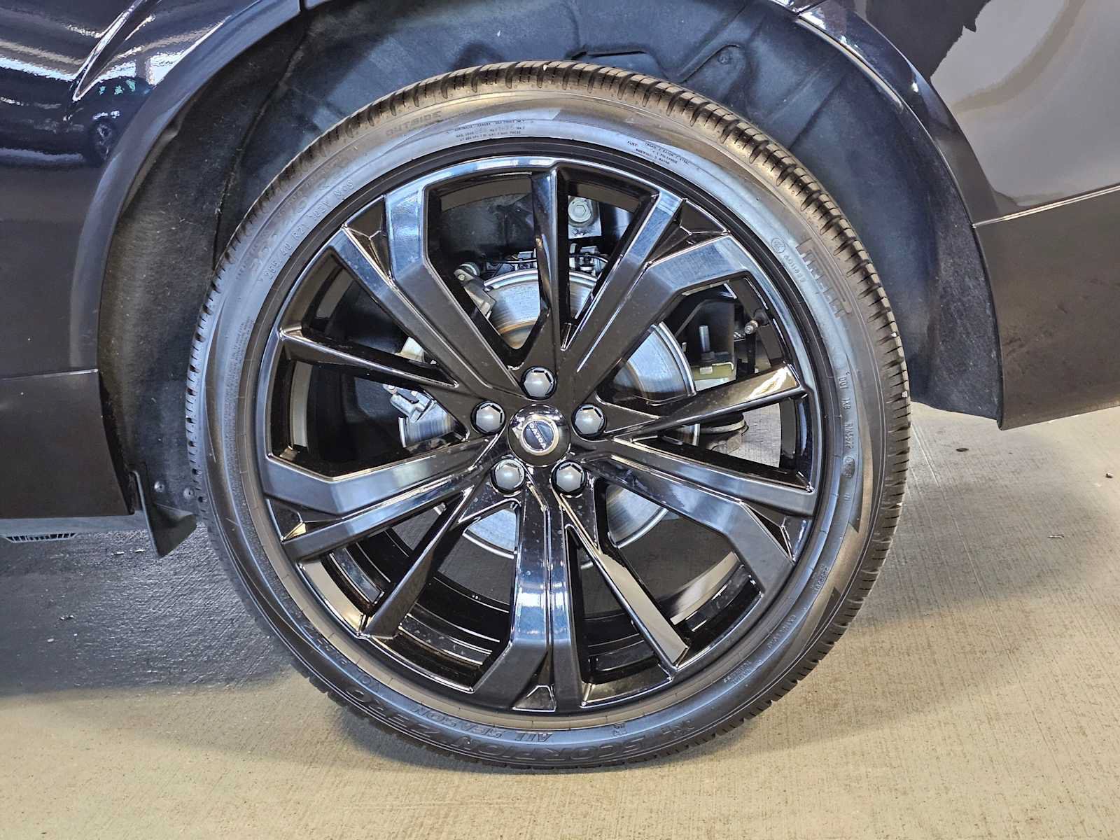 Used 2024 Volvo XC60 B5 Ultimate w/ Protection Package Premier AWD/4WD image 8