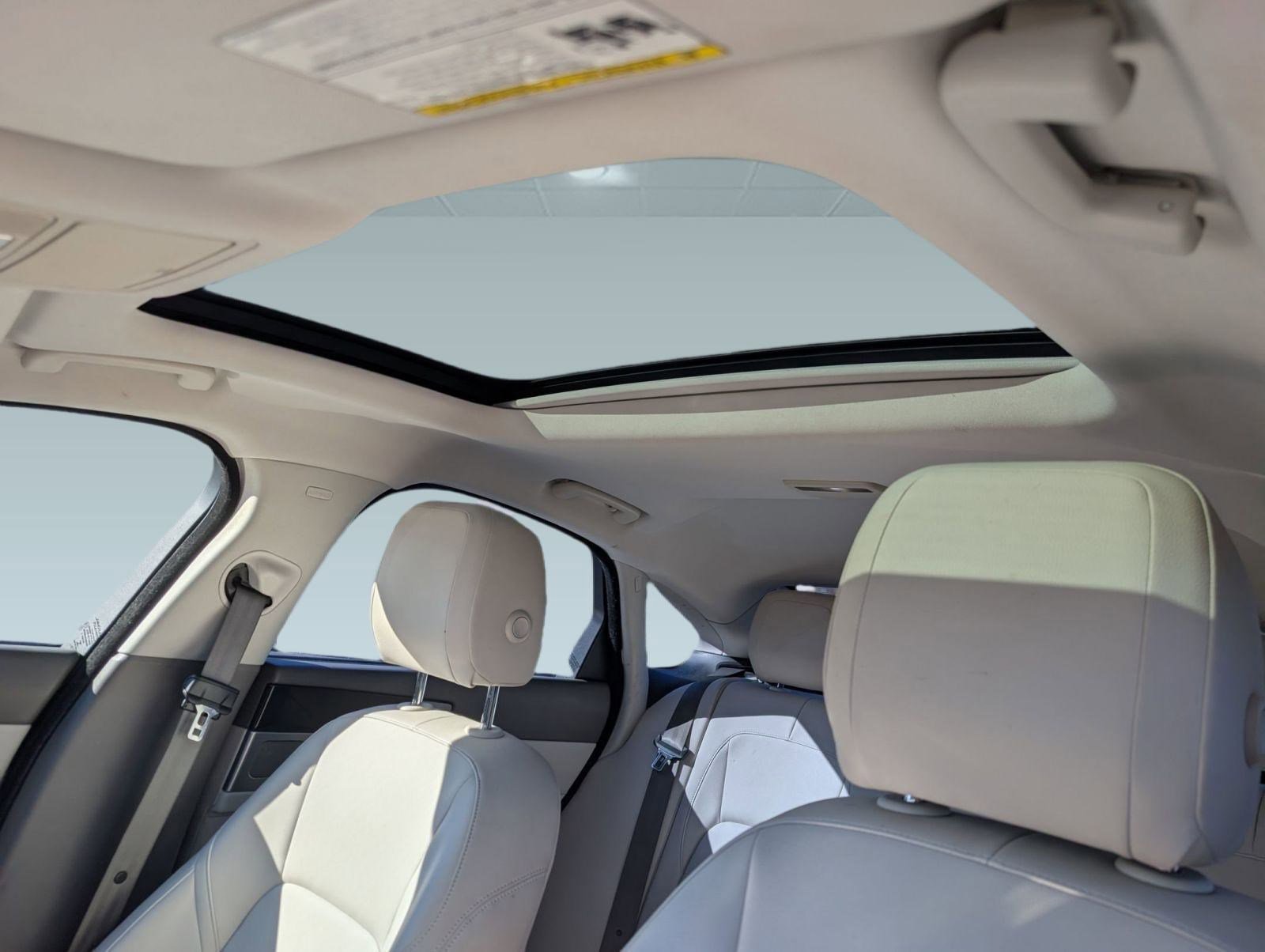 Used 2017 Jaguar XF Premium image 14