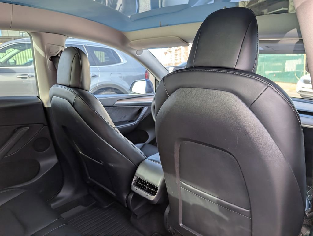 Used 2023 Tesla Model Y Performance image 16