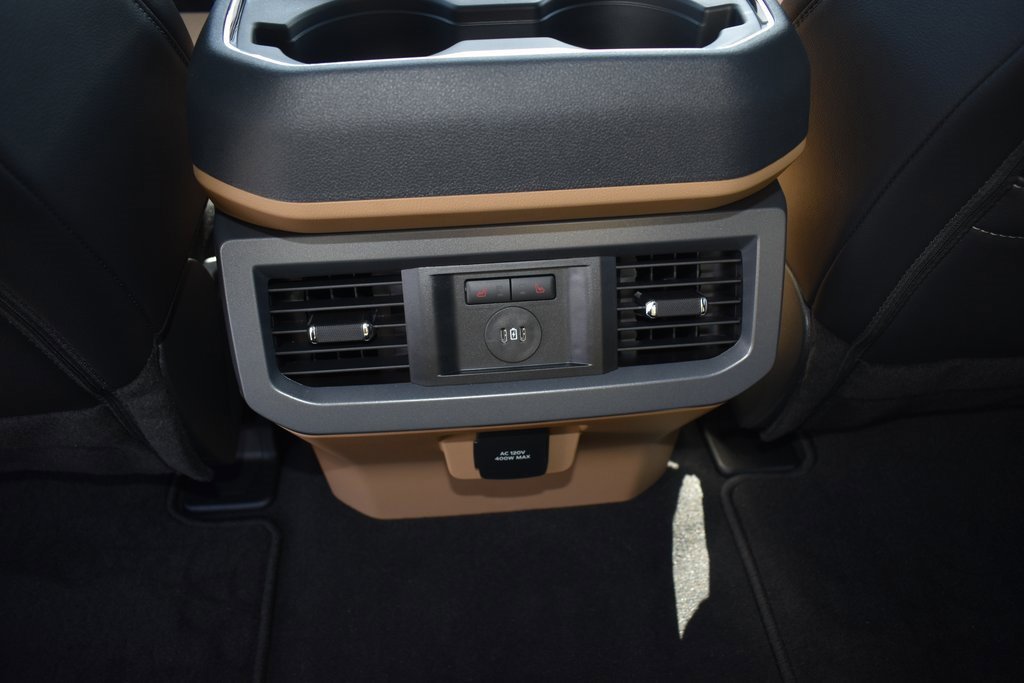 Used 2025 Ford F450 Lariat w/ FX4 Off-Road Package image 17