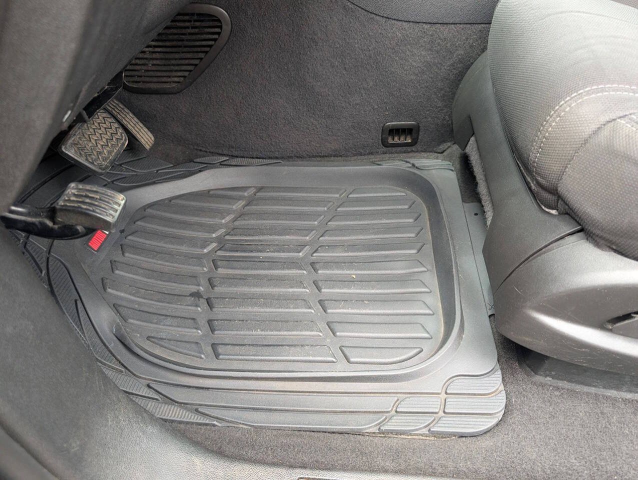 Used 2014 GMC Acadia SLE FWD image 24