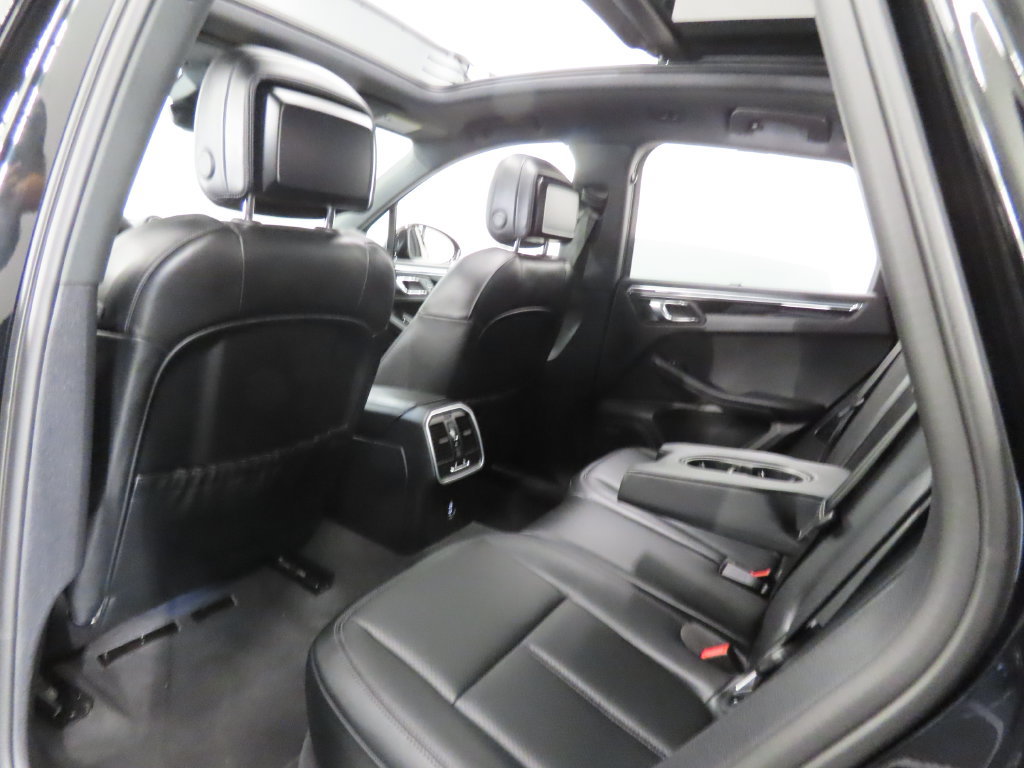Certified 2026 Porsche Macan AWD/4WD image 46