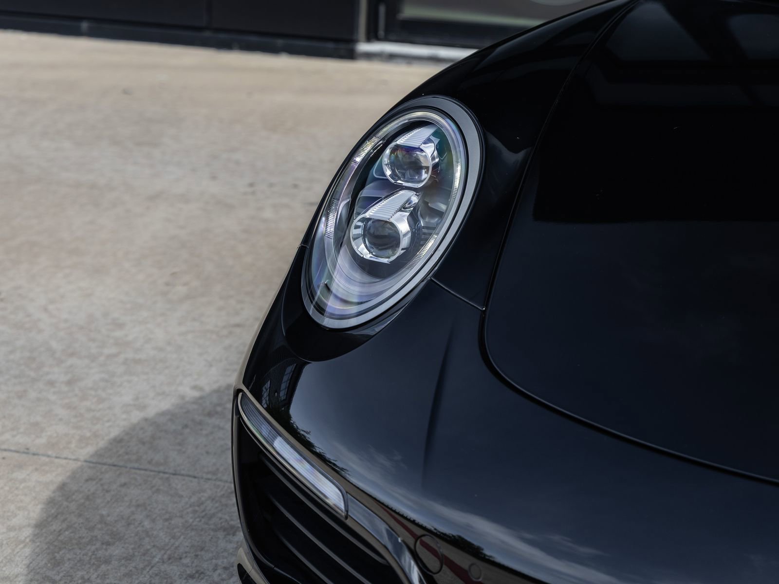 Used 2019 Porsche 911 Carrera image 18