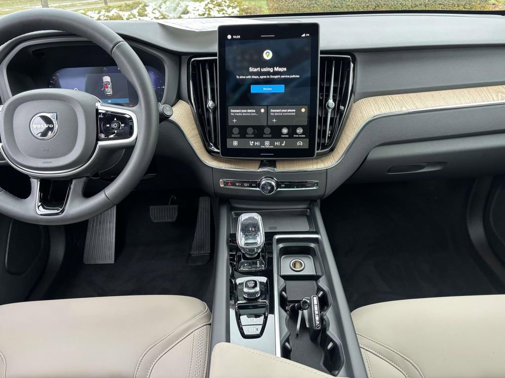New 2026 Volvo XC60 T8 Plus w/ Protection Package Premier image 28