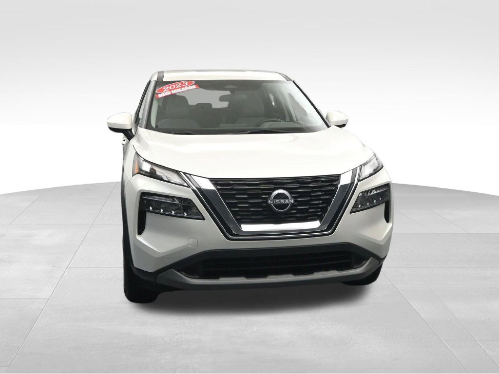 Used 2023 Nissan Rogue SV FWD image 8