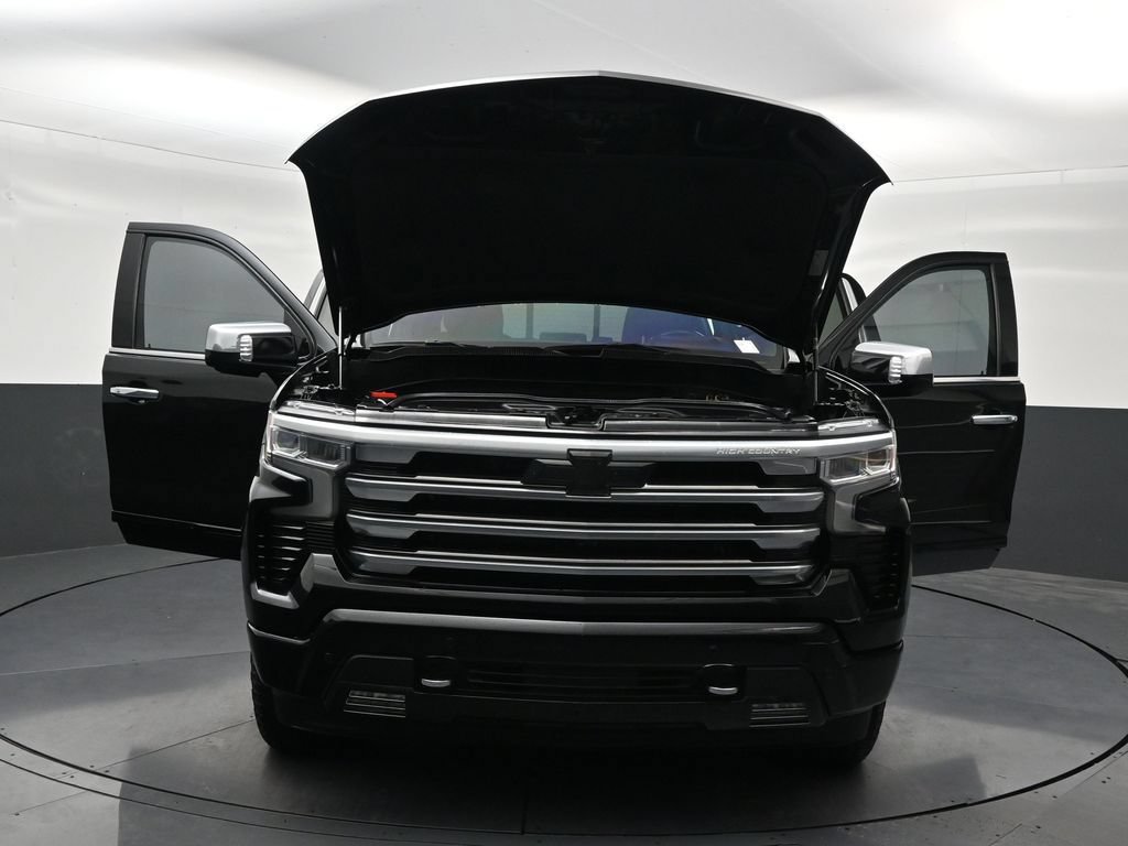 Used 2024 Chevrolet Silverado 1500 High Country w/ Technology Package AWD/4WD image 36