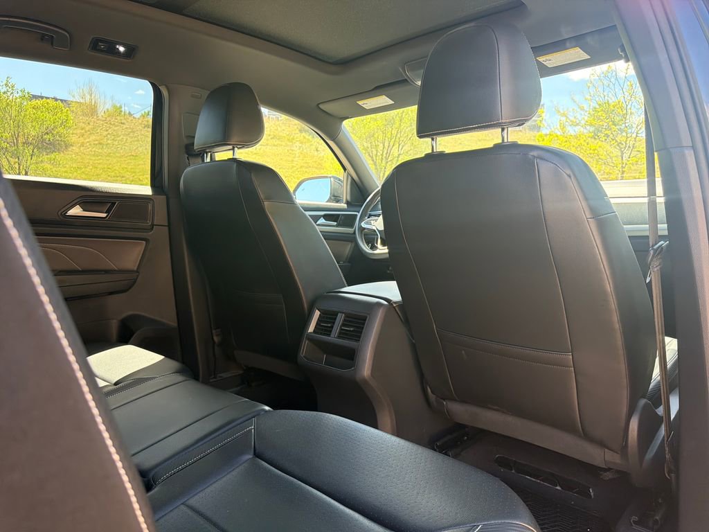 Used 2022 Volkswagen Atlas Cross Sport SEL image 29