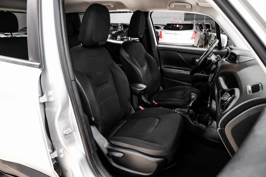 Used 2017 Jeep Renegade Altitude image 36