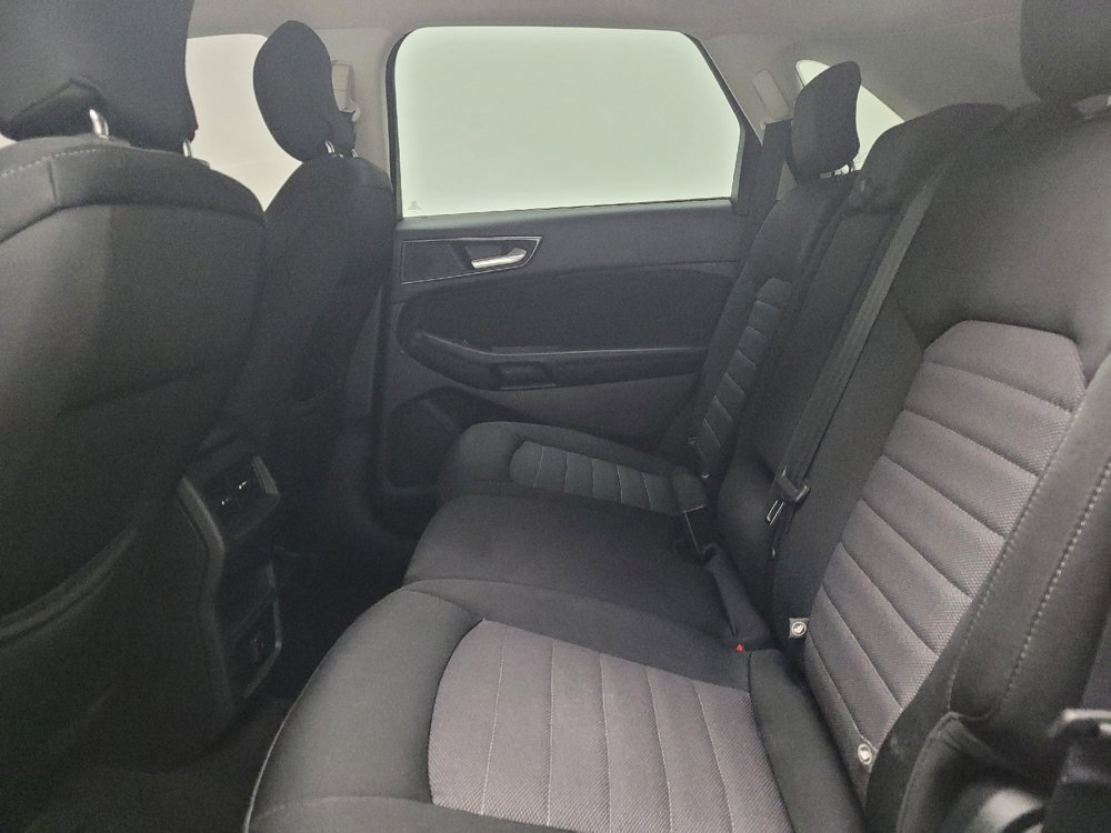 Used 2019 Ford Edge SE image 18