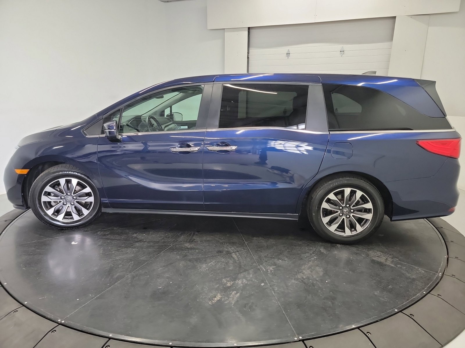 Used 2023 Honda Odyssey EX-L image 5
