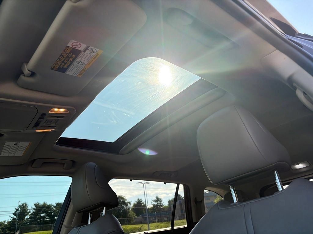 Used 2021 Toyota Highlander XLE AWD/4WD image 25