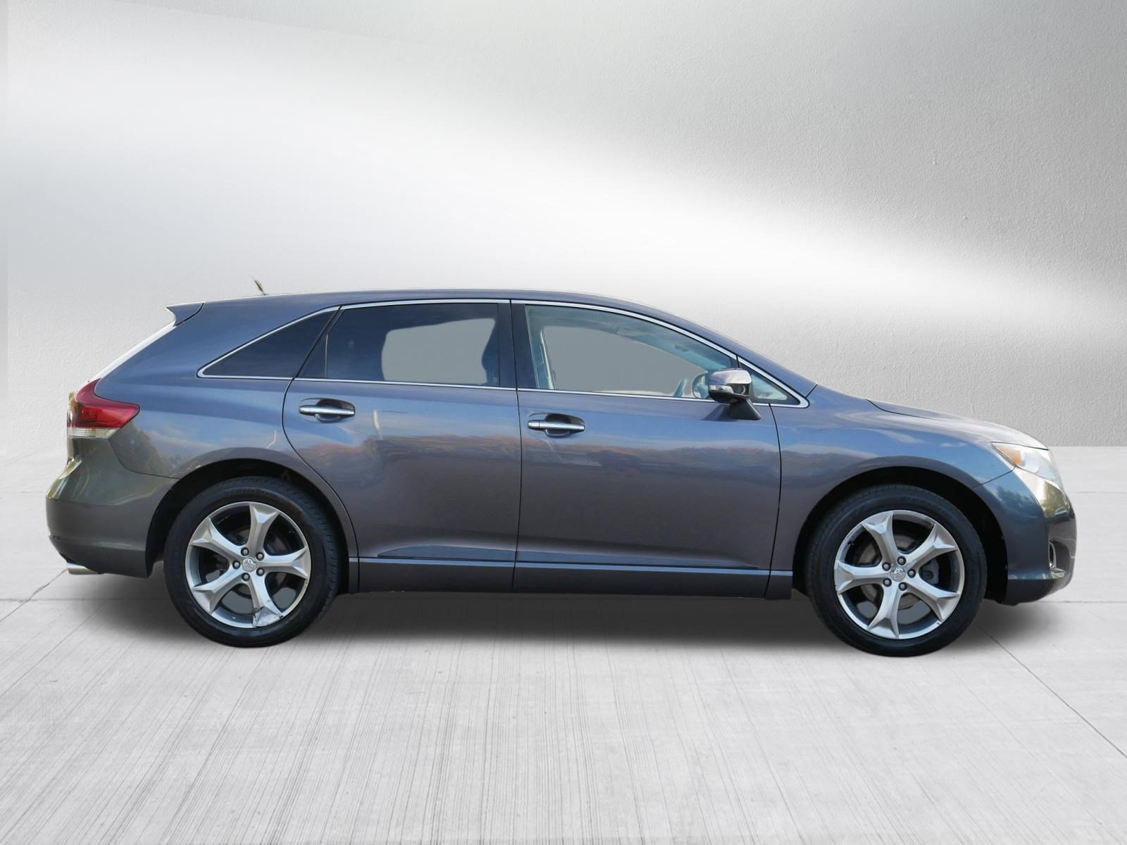 Used 2013 Toyota Venza XLE w/ XLE Premium Pkg FWD image 8