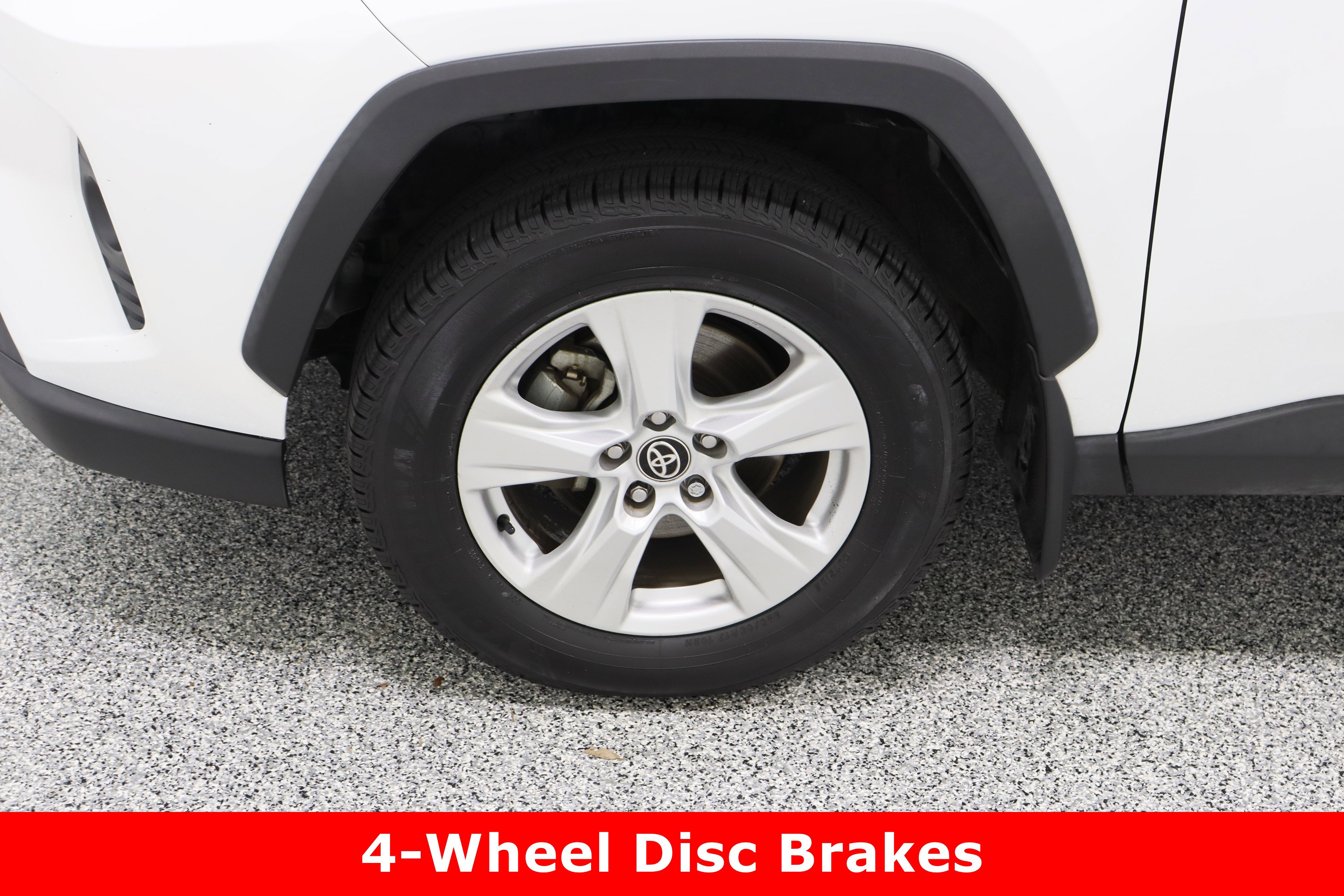 Used 2021 Toyota RAV4 XLE w/ Carpet Mat Package (TMS) image 11