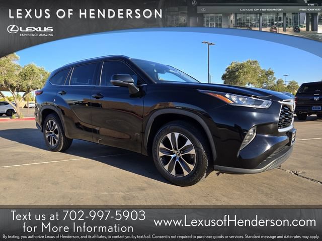 Used 2020 Toyota Highlander XLE FWD image 1