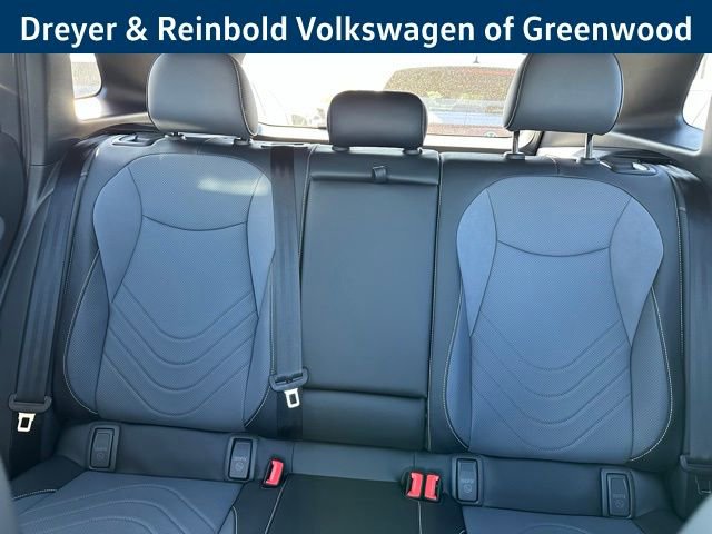 New 2025 Volkswagen Tiguan SE R-Line image 33