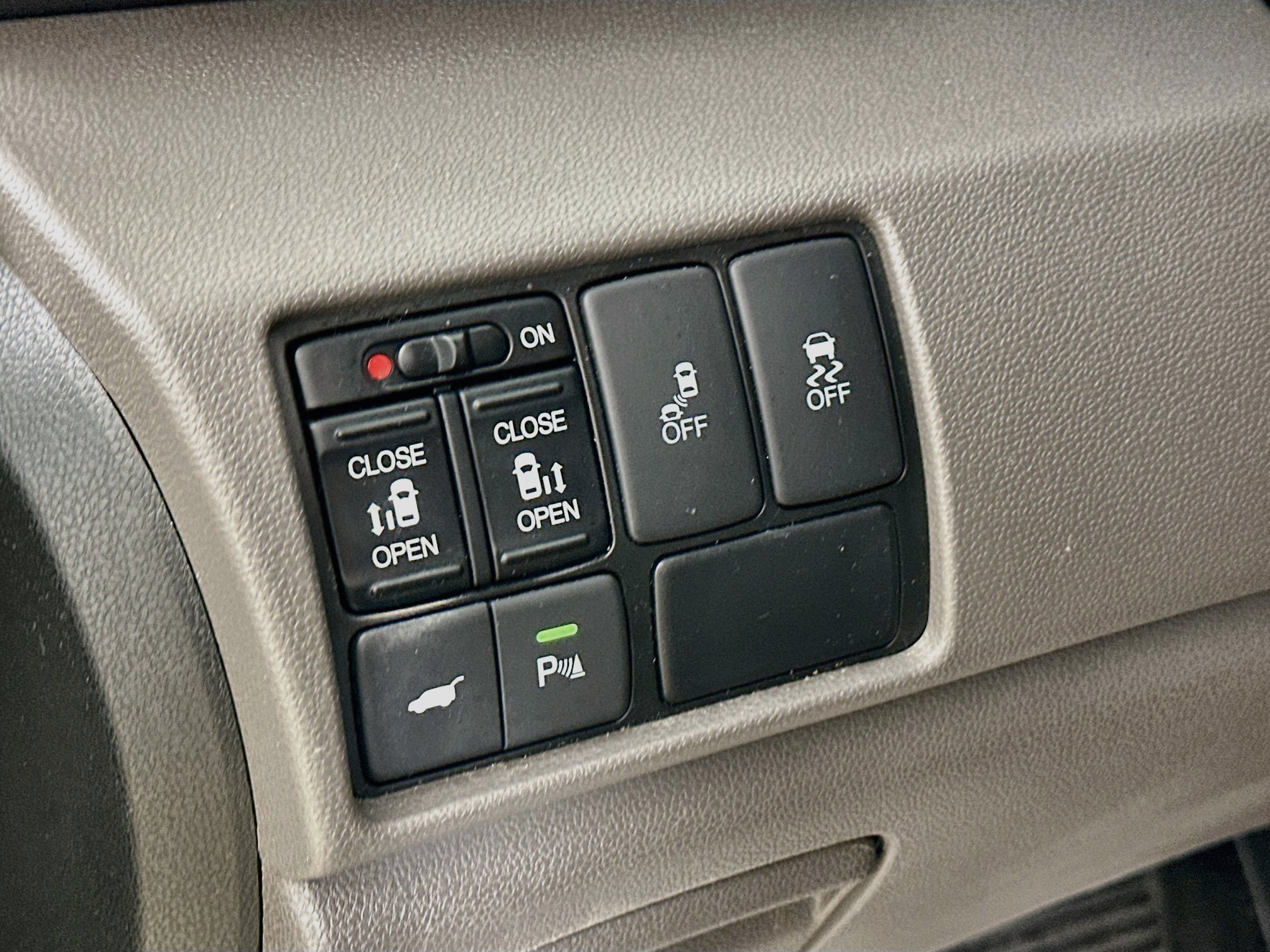 Used 2013 Honda Odyssey Touring Elite image 10