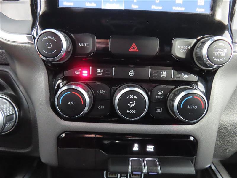 Used 2024 RAM 1500 Laramie image 29
