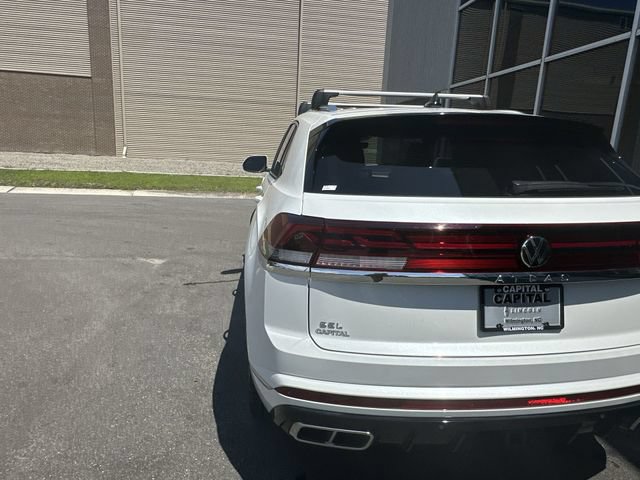 Used 2024 Volkswagen Atlas Cross Sport SEL R-Line AWD/4WD image 26