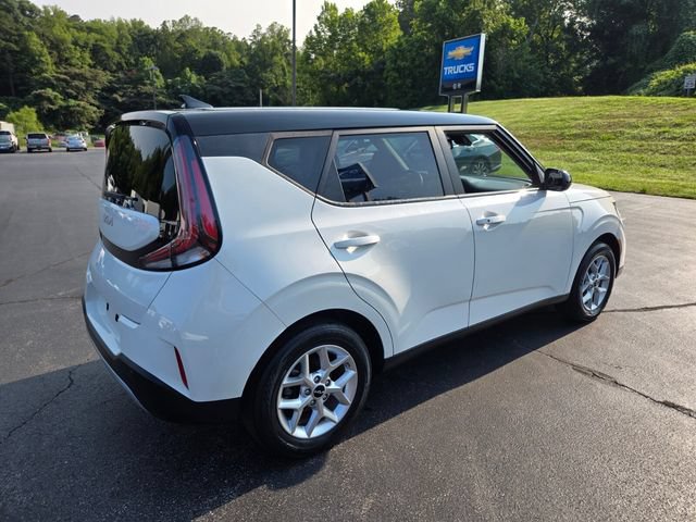 Used 2023 Kia Soul S FWD image 8