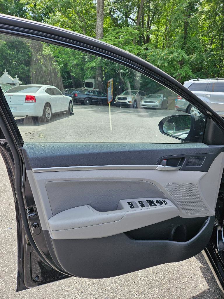 Used 2020 Hyundai Elantra Value Edition image 9