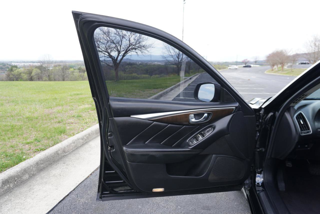 Used 2018 INFINITI Q50 Luxe w/ Cargo Package (L95) image 15