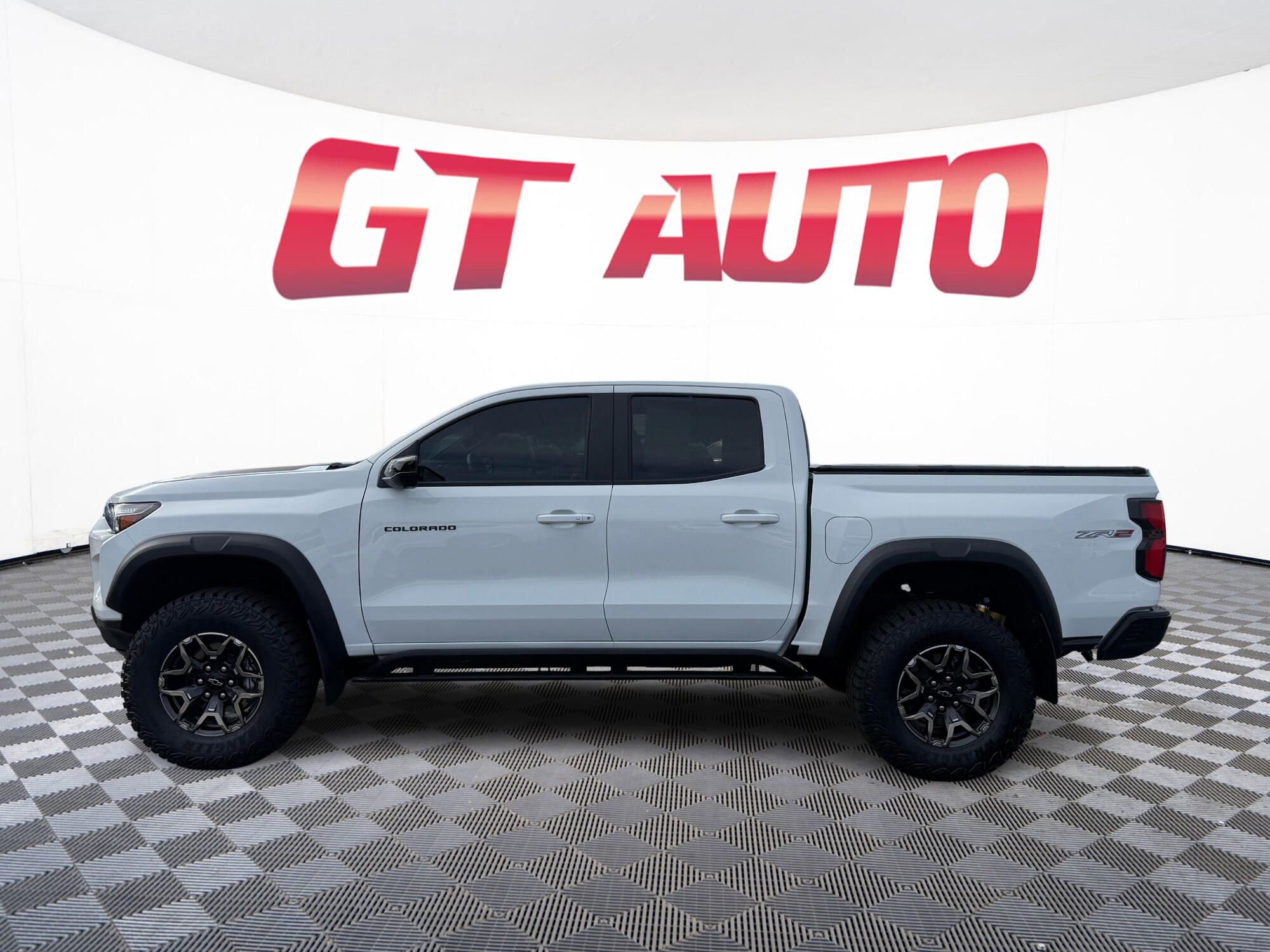Used 2024 Chevrolet Colorado ZR2 w/ Technology Package image 4