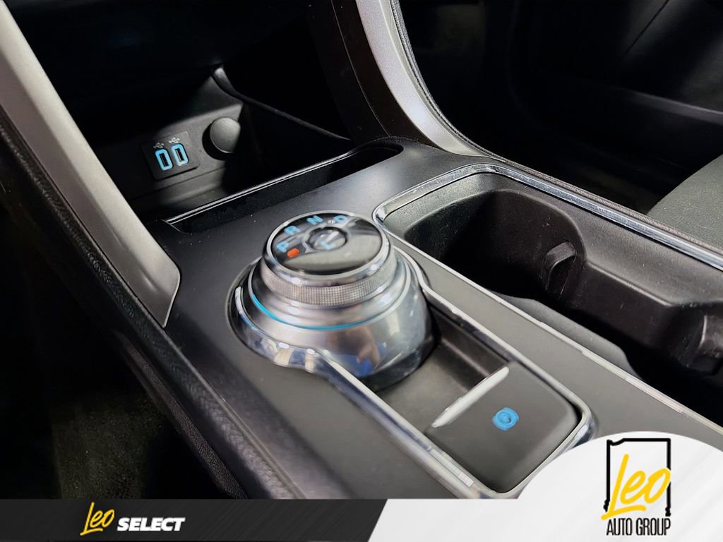 Used 2020 Ford Fusion SE image 16