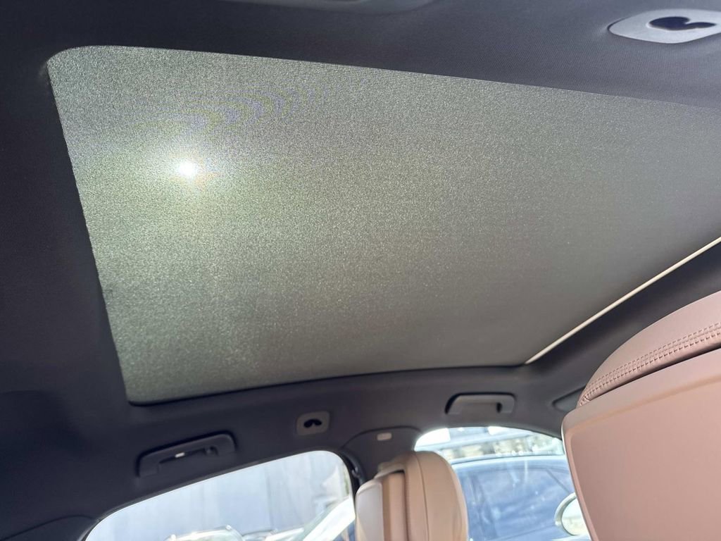 Used 2022 Porsche Cayenne Platinum Edition image 10