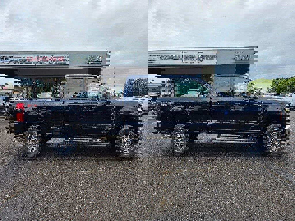 New 2025 Ford F350 Lariat w/ FX4 Off-Road Package image 5