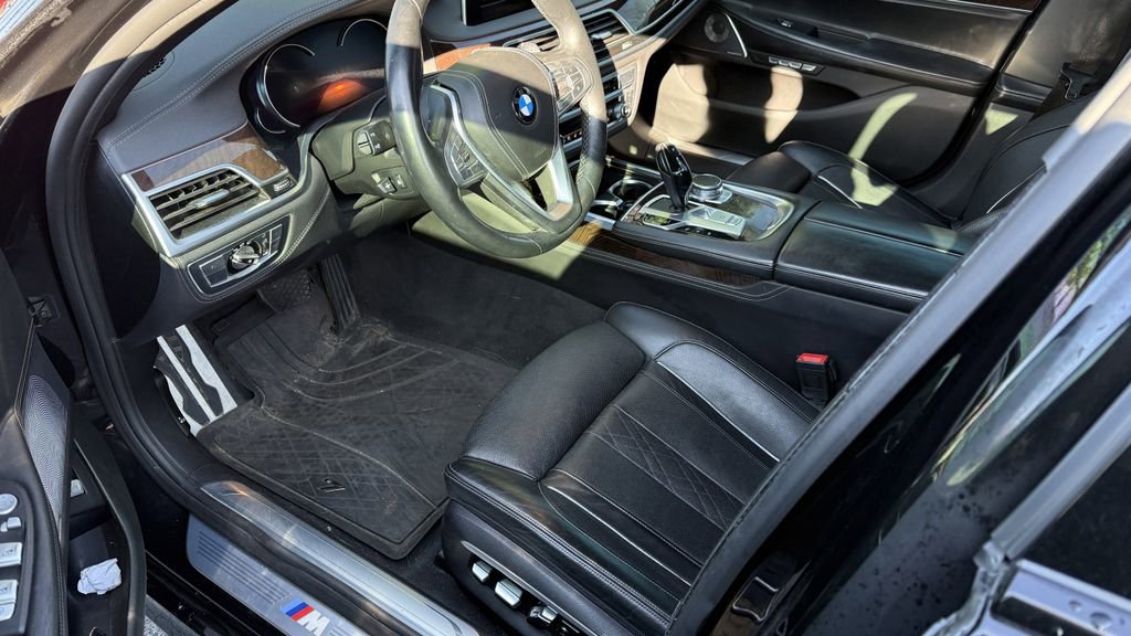 Used 2016 BMW 750i xDrive AWD/4WD image 3