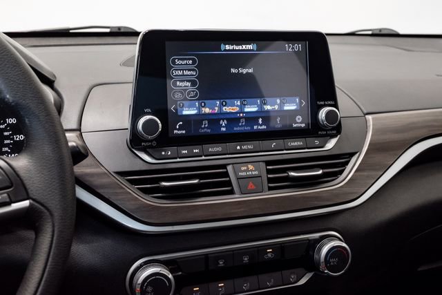 Used 2024 Nissan Altima 2.5 SV image 16