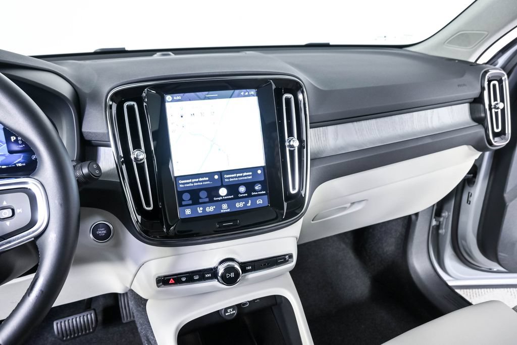 Certified 2026 Volvo XC40 B5 Plus AWD/4WD image 14