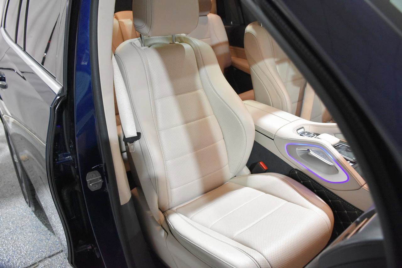 Used 2020 Mercedes-Benz GLS 450 4MATIC image 19