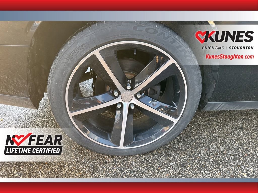 Used 2015 Dodge Challenger SXT Plus image 14