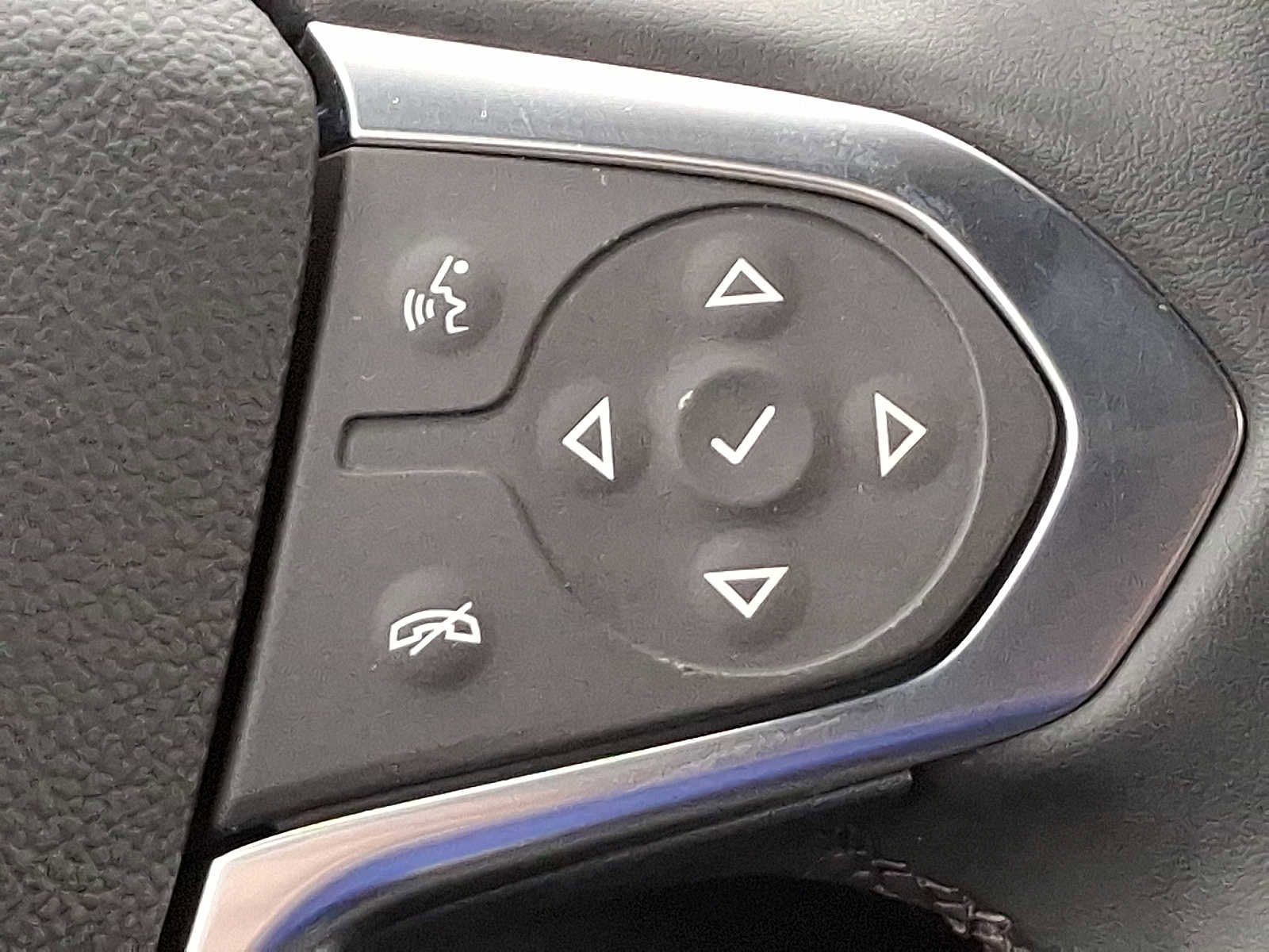Used 2023 Chevrolet Traverse RS w/ LPO, Floor Liner Package AWD/4WD image 22