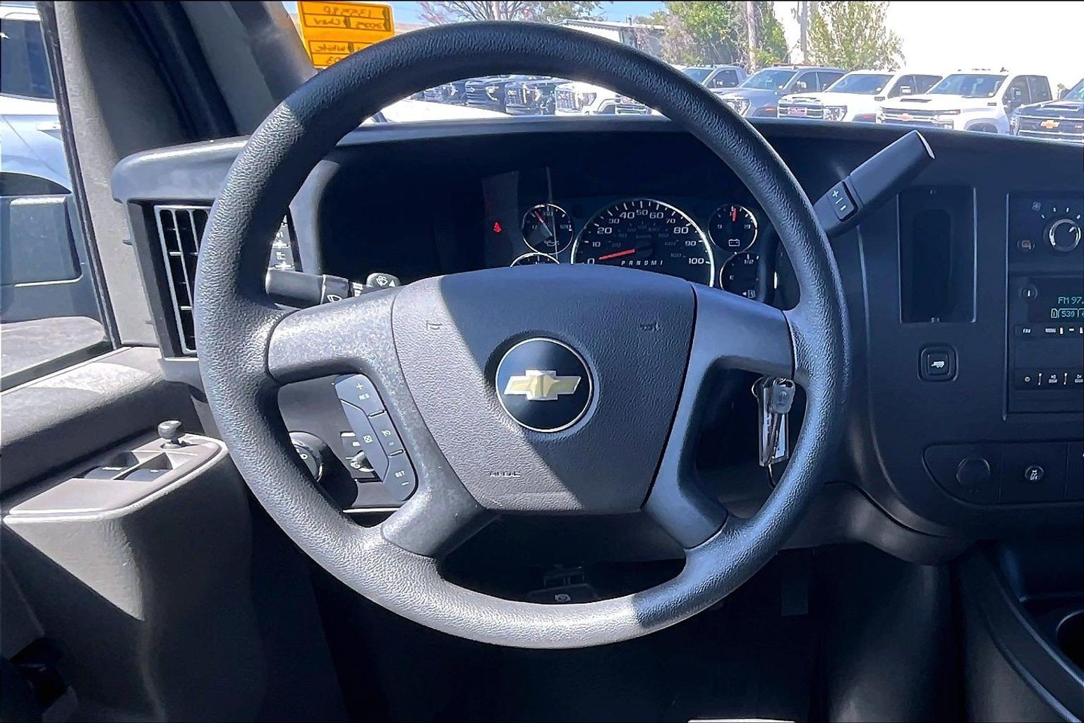 Used 2025 Chevrolet Express 3500 LT w/ LT Preferred Equipment Group RWD image 5