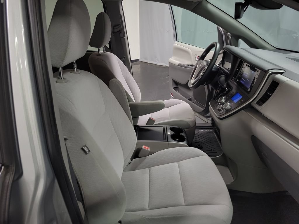 Used 2020 Toyota Sienna LE FWD image 23