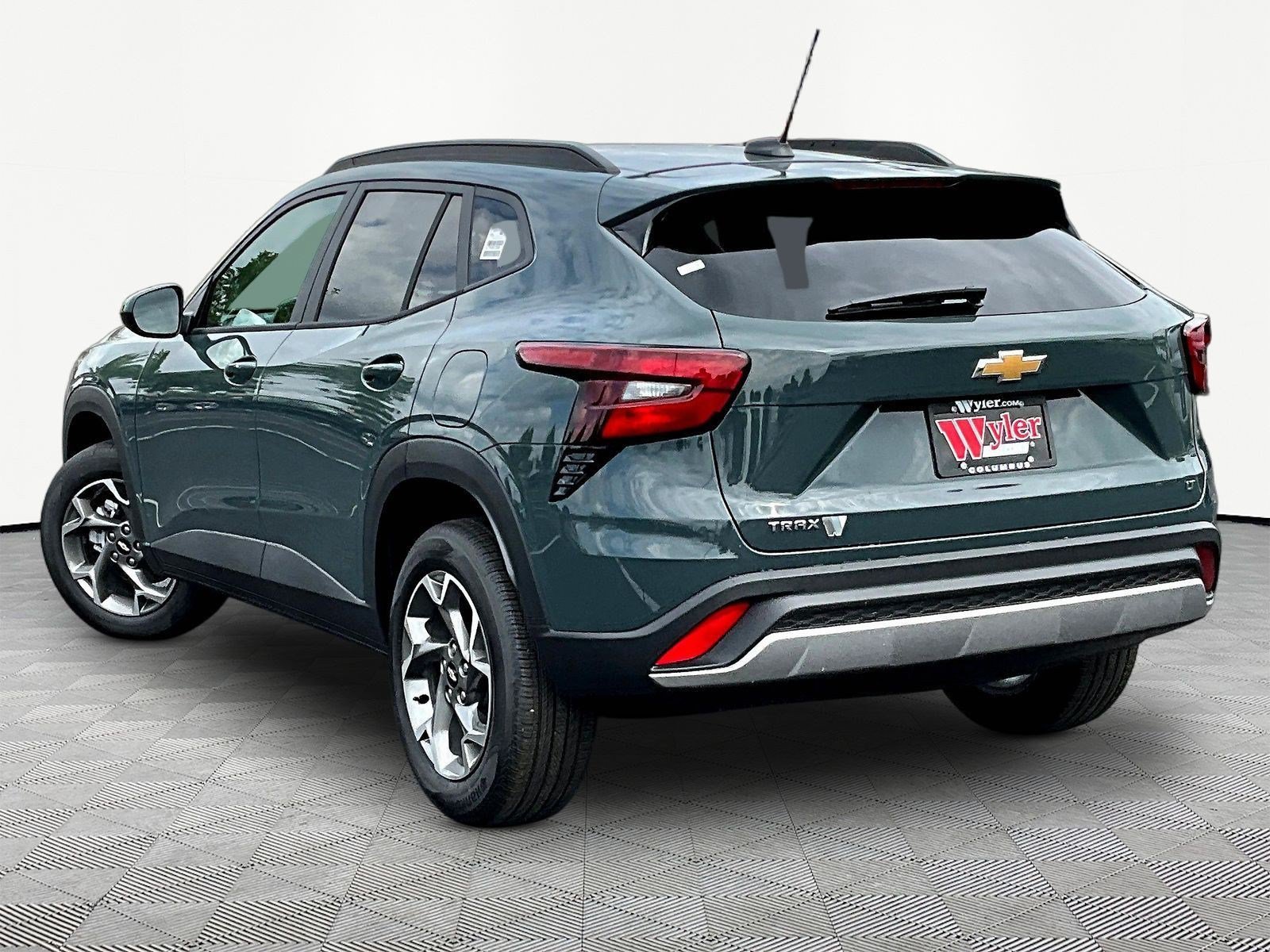 New 2026 Chevrolet Trax LT w/ LT Convenience Package FWD image 4