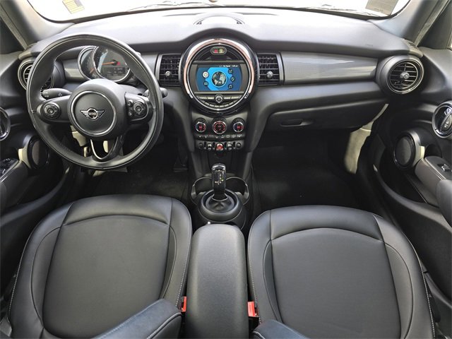 Used 2021 MINI Cooper 4-Door Hardtop image 15