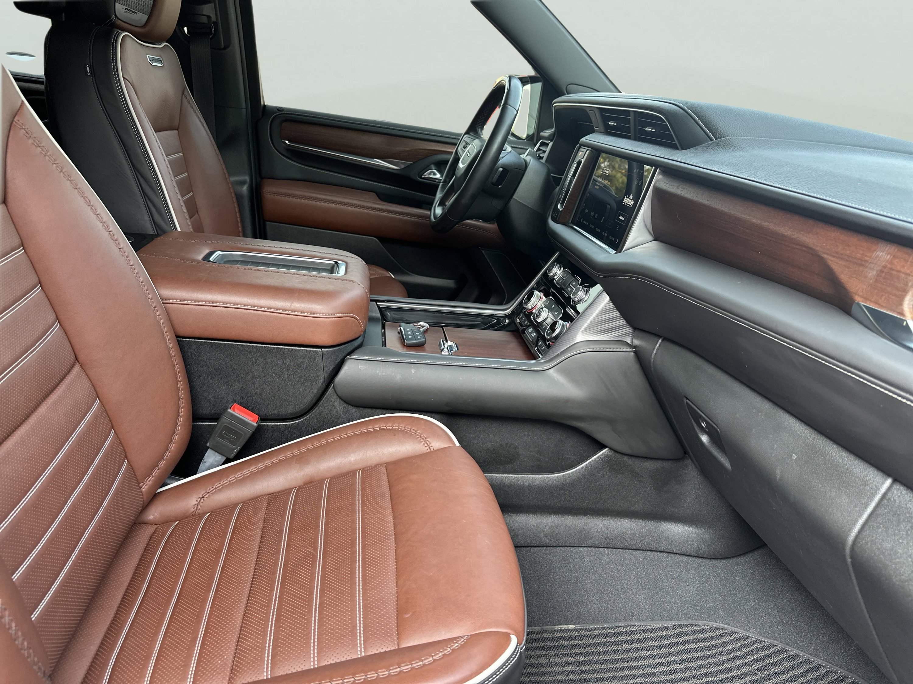 Used 2024 GMC Yukon Denali Ultimate image 25