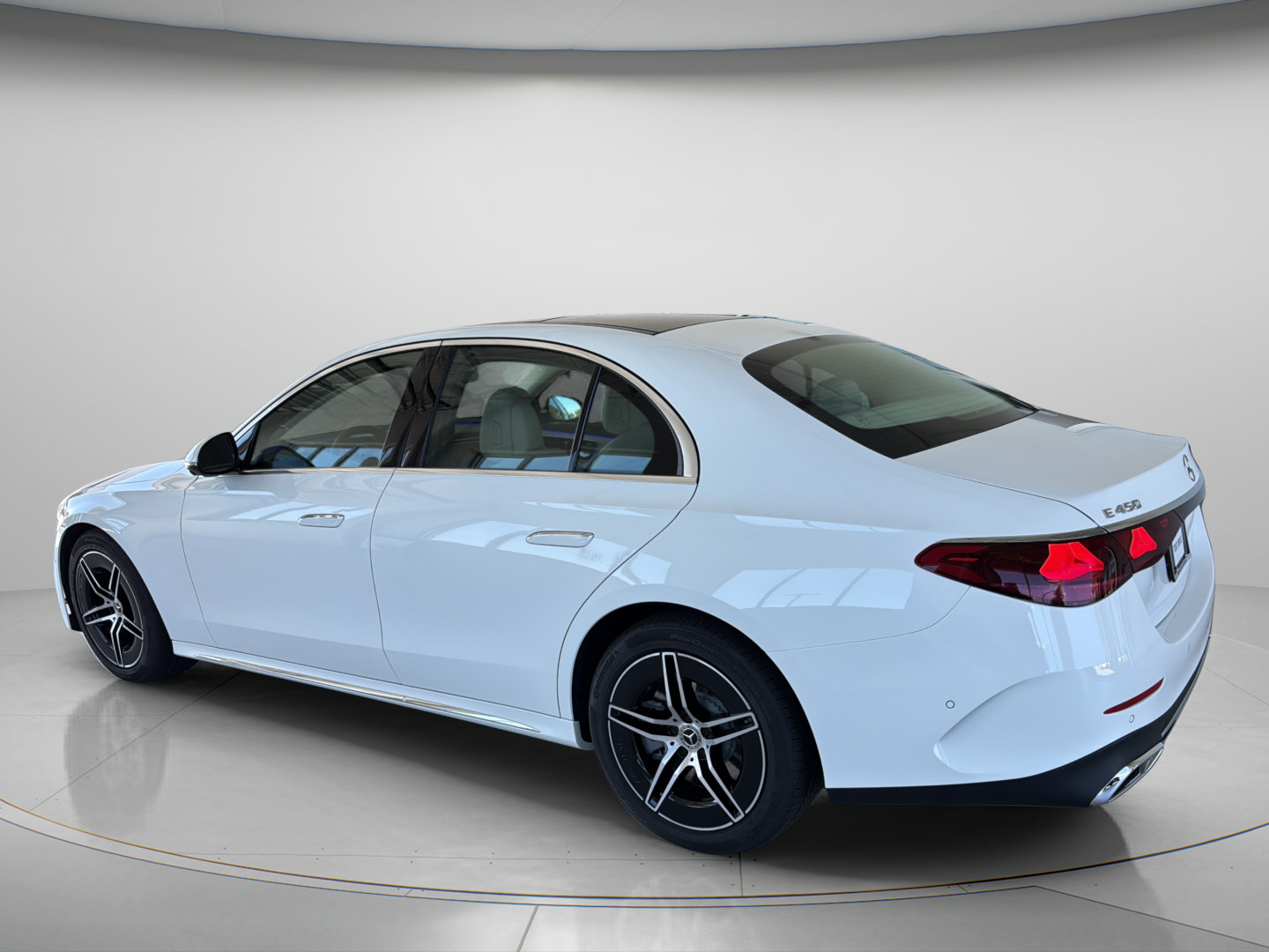 New 2026 Mercedes-Benz E 450 4MATIC Sedan image 15