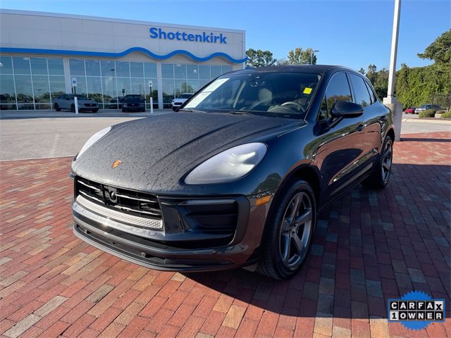 Used 2023 Porsche Macan image 1